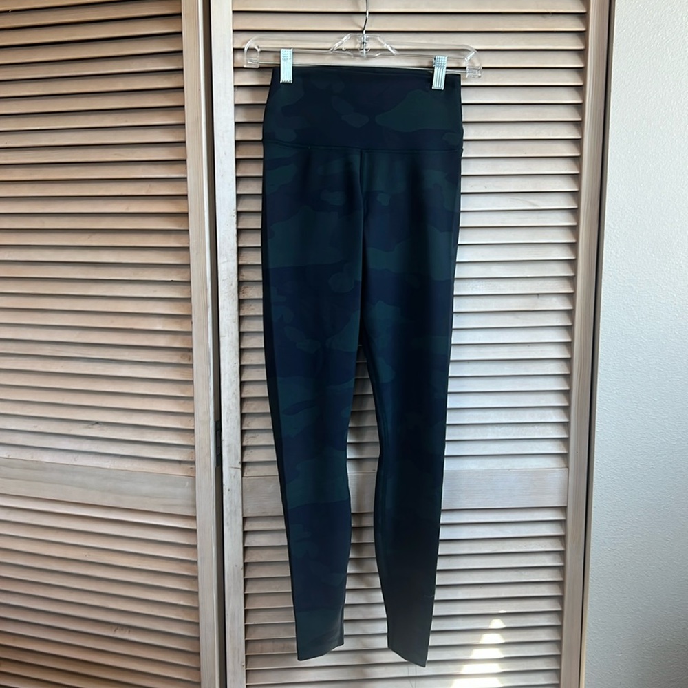 Camo Alo Leggings